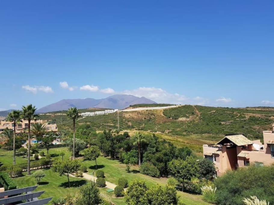 Penthouse Paradiso: 2Br Oasis In Casares Del Sol 외부 사진