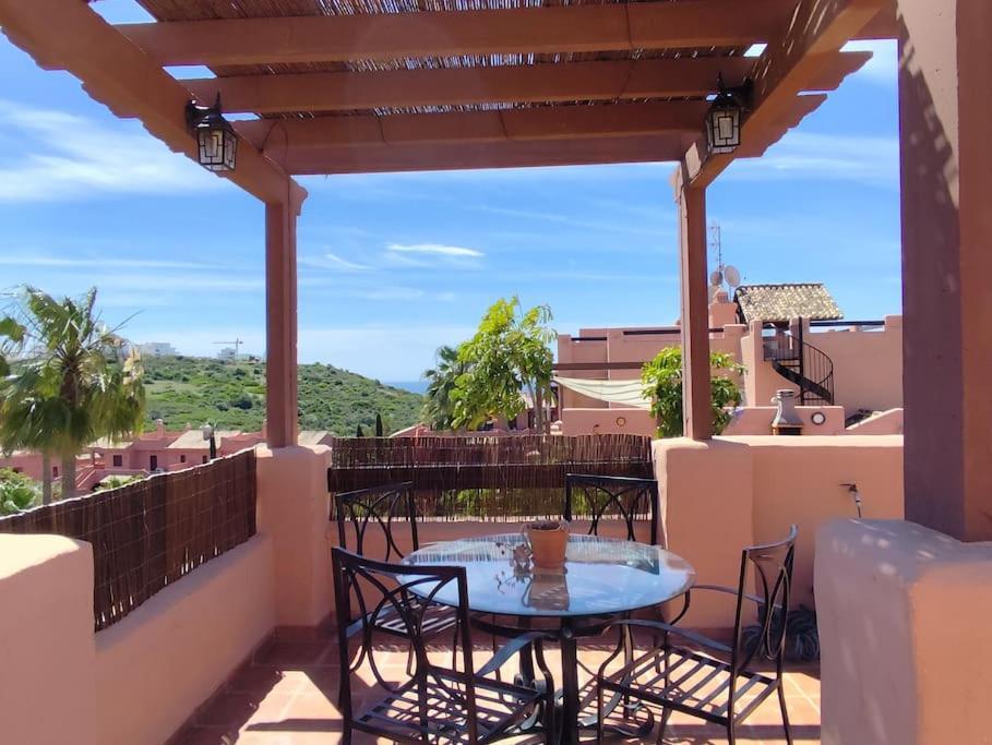 Penthouse Paradiso: 2Br Oasis In Casares Del Sol 외부 사진
